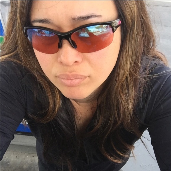 Meet your Posher, Farrah! - Picture 3 of 7